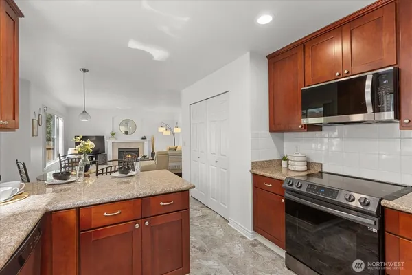 $840,000 | 3930 Pacific Place, Mukilteo, WA 98275