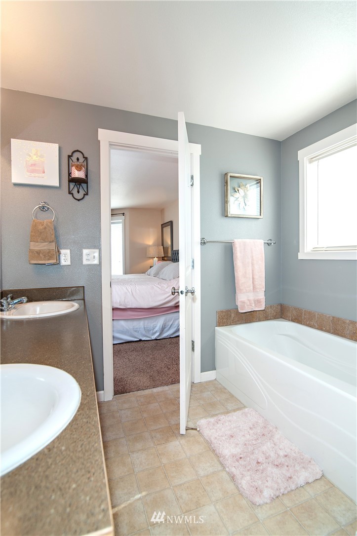 832 Polo Ridge Moses Lake, WA 98837 - Photo 12 of 24 Gallery Image 12