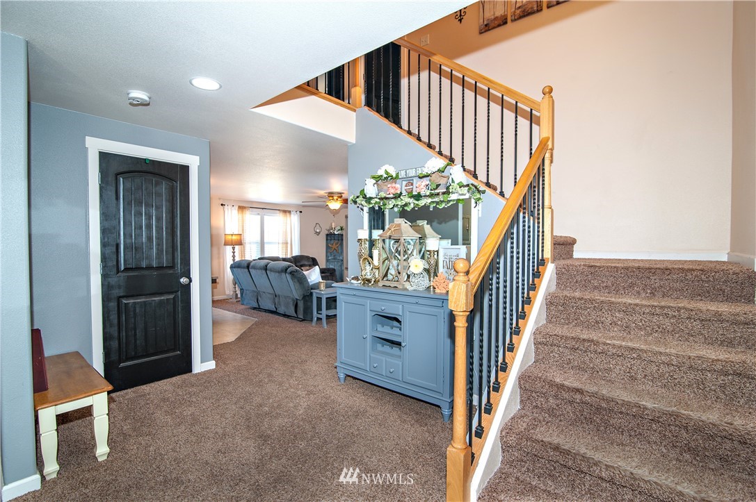 832 Polo Ridge Moses Lake, WA 98837 - Photo 4 of 24 Gallery Image 4