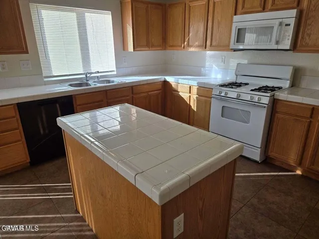 $519,000 | 45111 Palm Lane, Lancaster, CA 93535