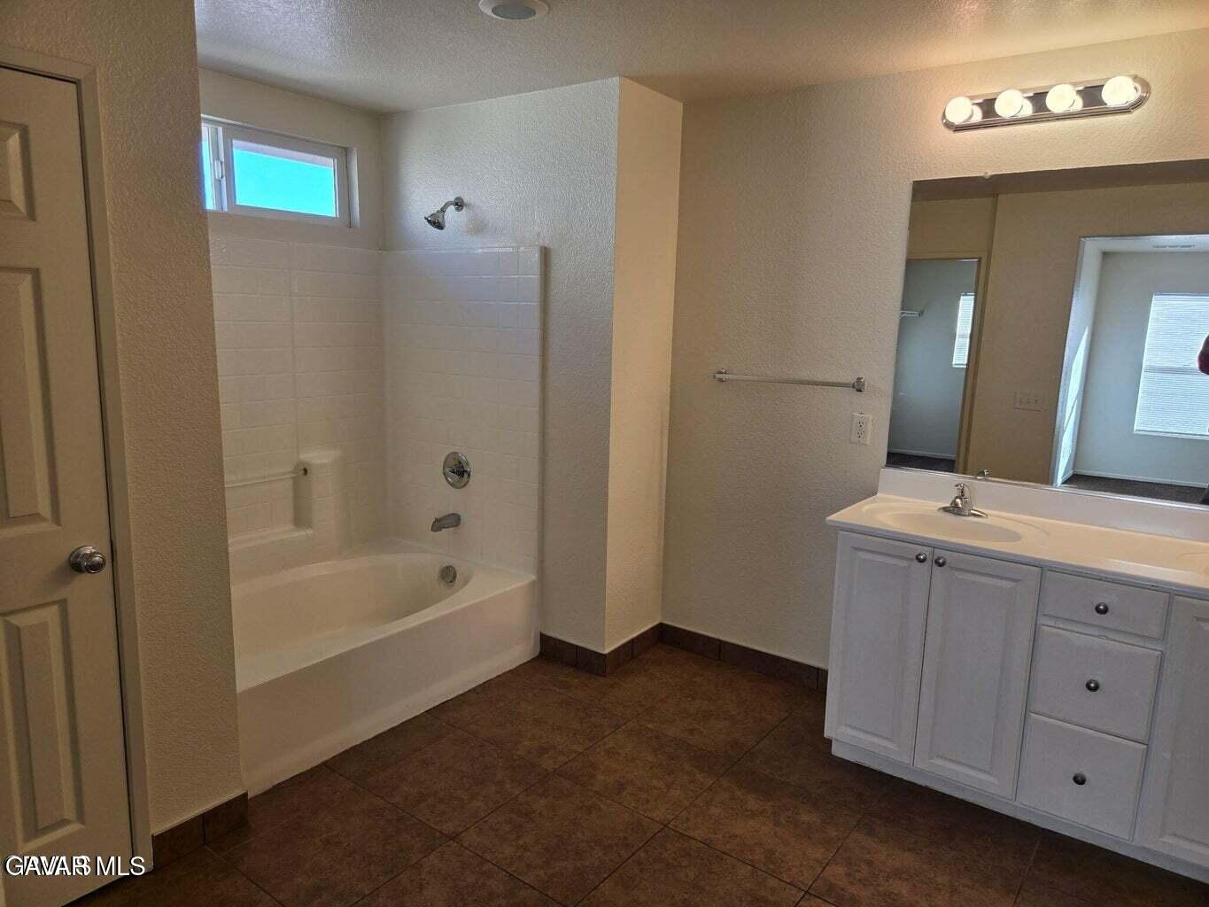 45111 Palm Lane Lancaster, CA 93535 - Photo 4 of 8 Palm4