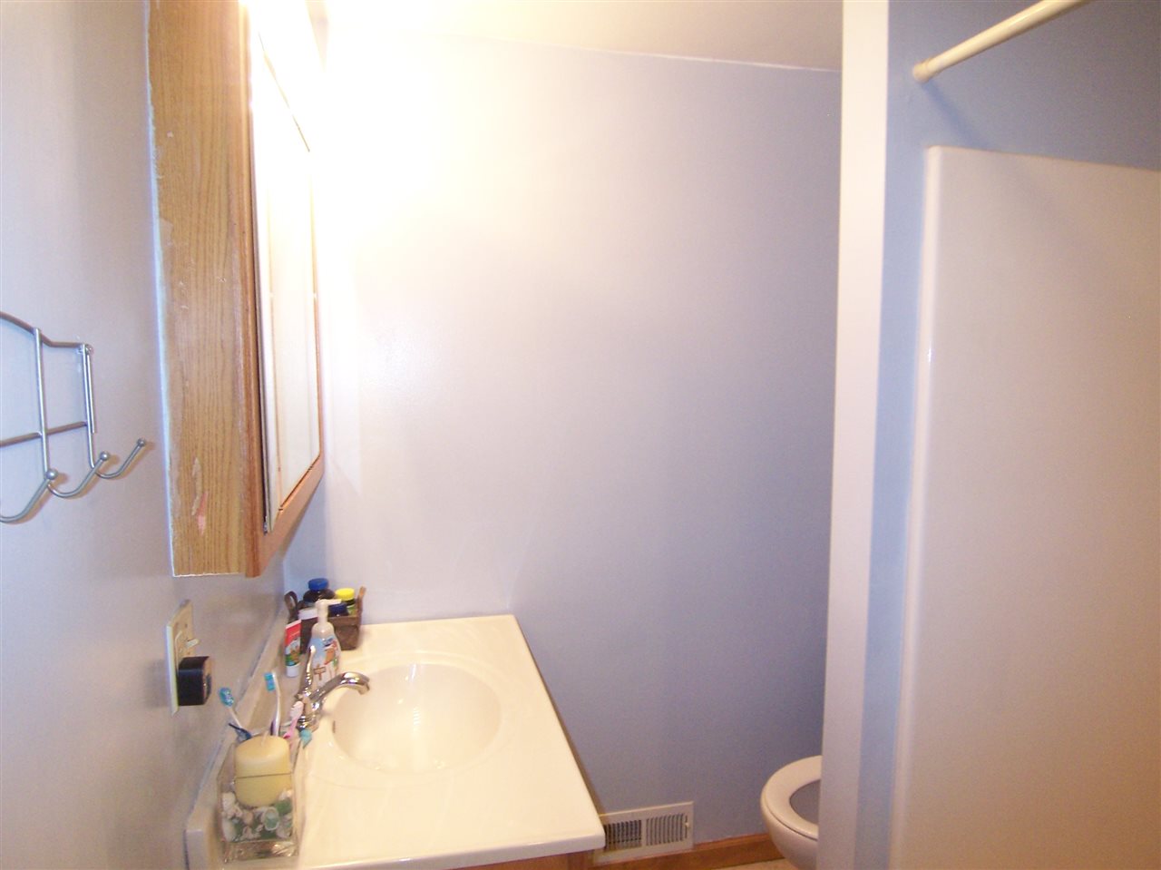 329 Rockingham Avenue Alma, MI 48801 - Photo 7 of 18 1832014-6.JPG