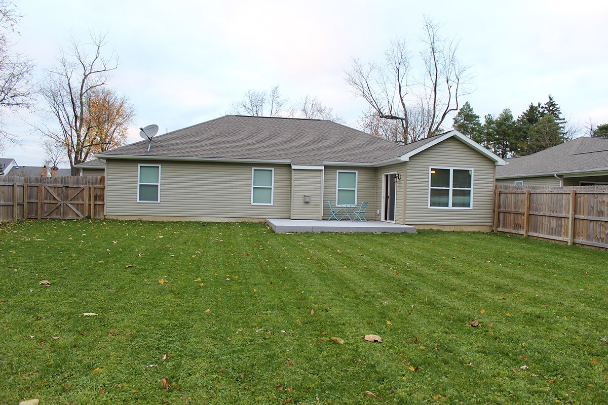 4997 Ridgelane Drive Fort Wayne, IN 46804 - Photo 5 of 36