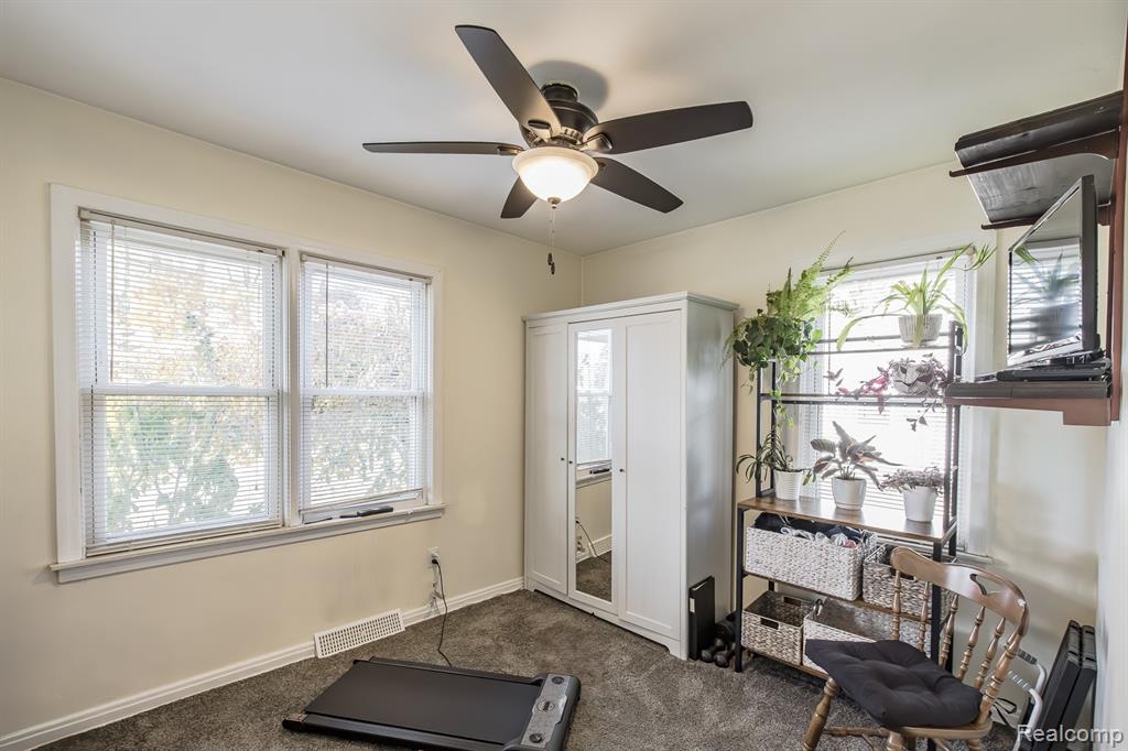 44084 Utica Road Utica, MI 48317 - Photo 24 of 46