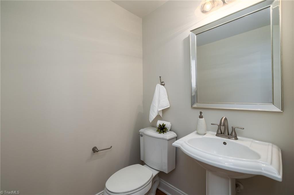 8602 Yvonne Court Oak Ridge, NC 27310 - Photo 29 of 50 Gallery Image 29