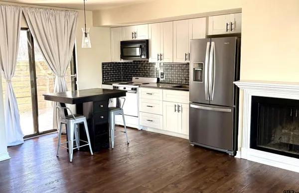 $1,100 | 225 Holly Hill Circle, Holly Lake Ranch, TX 75765