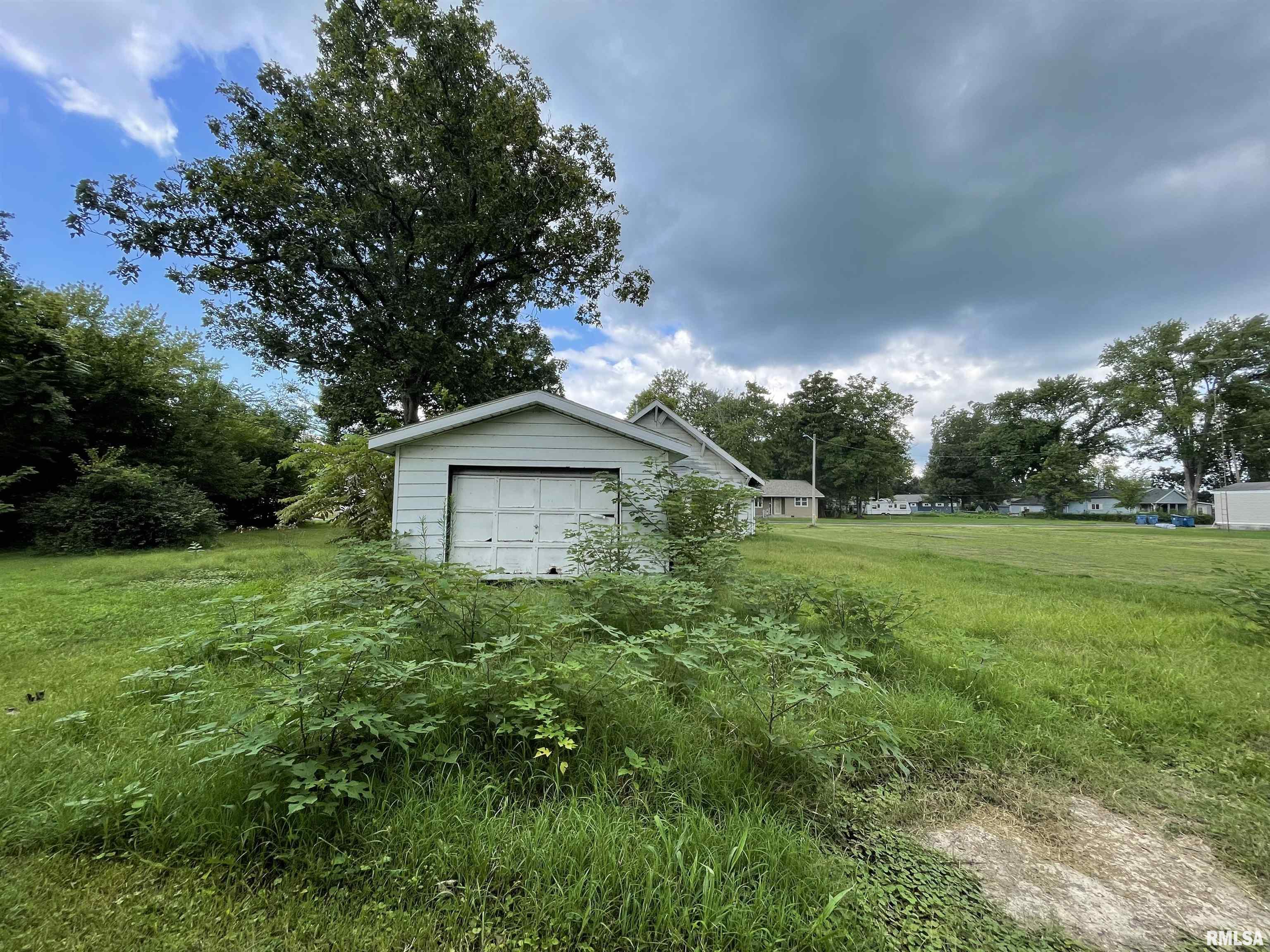 214 King Street Hurst, IL 62949 - Photo 9 of 10