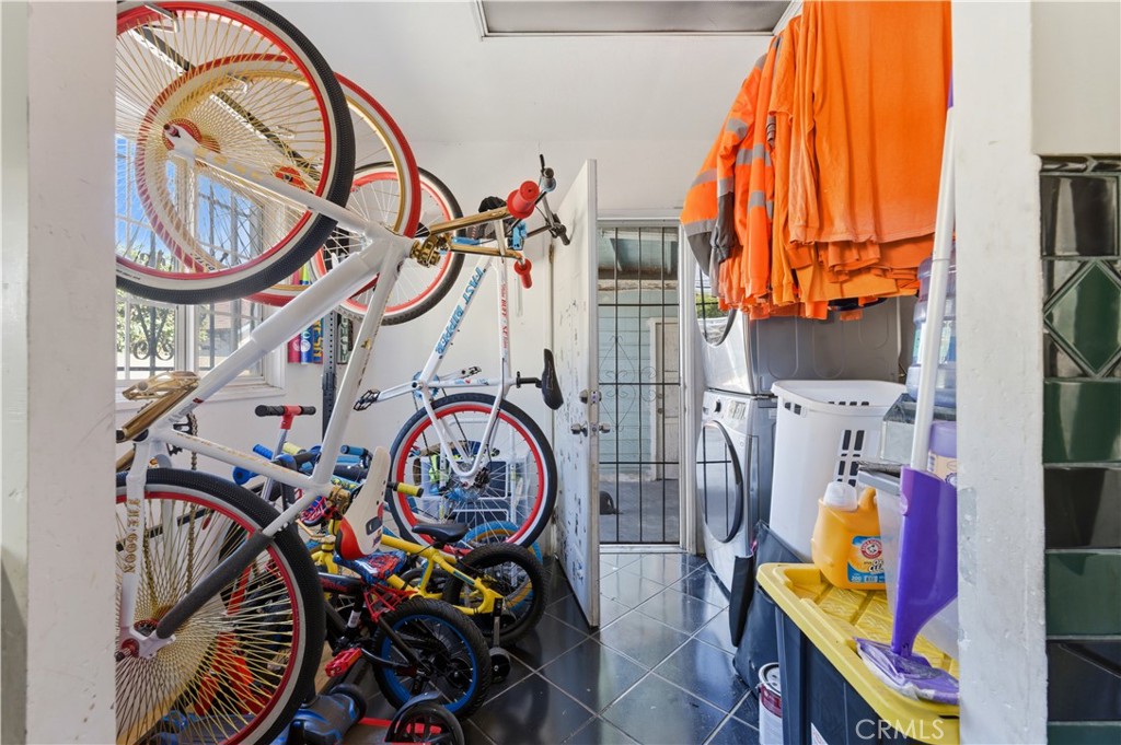 121 East 68th Way Long Beach, CA 90805 - Photo 7 of 17