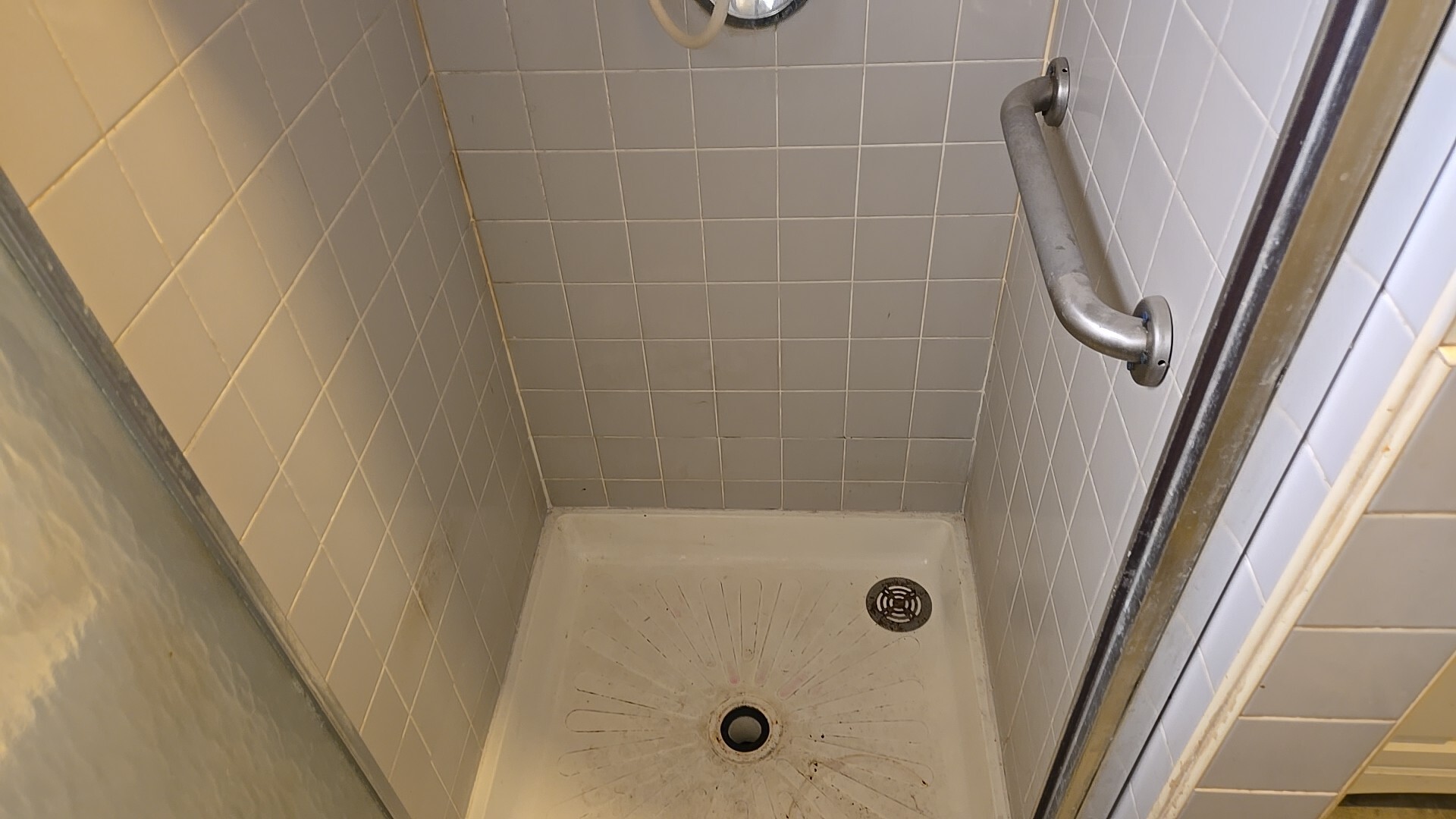 612 East 90th Street Chicago, IL 60619 - Photo 14 of 22 a bathroom with a shower