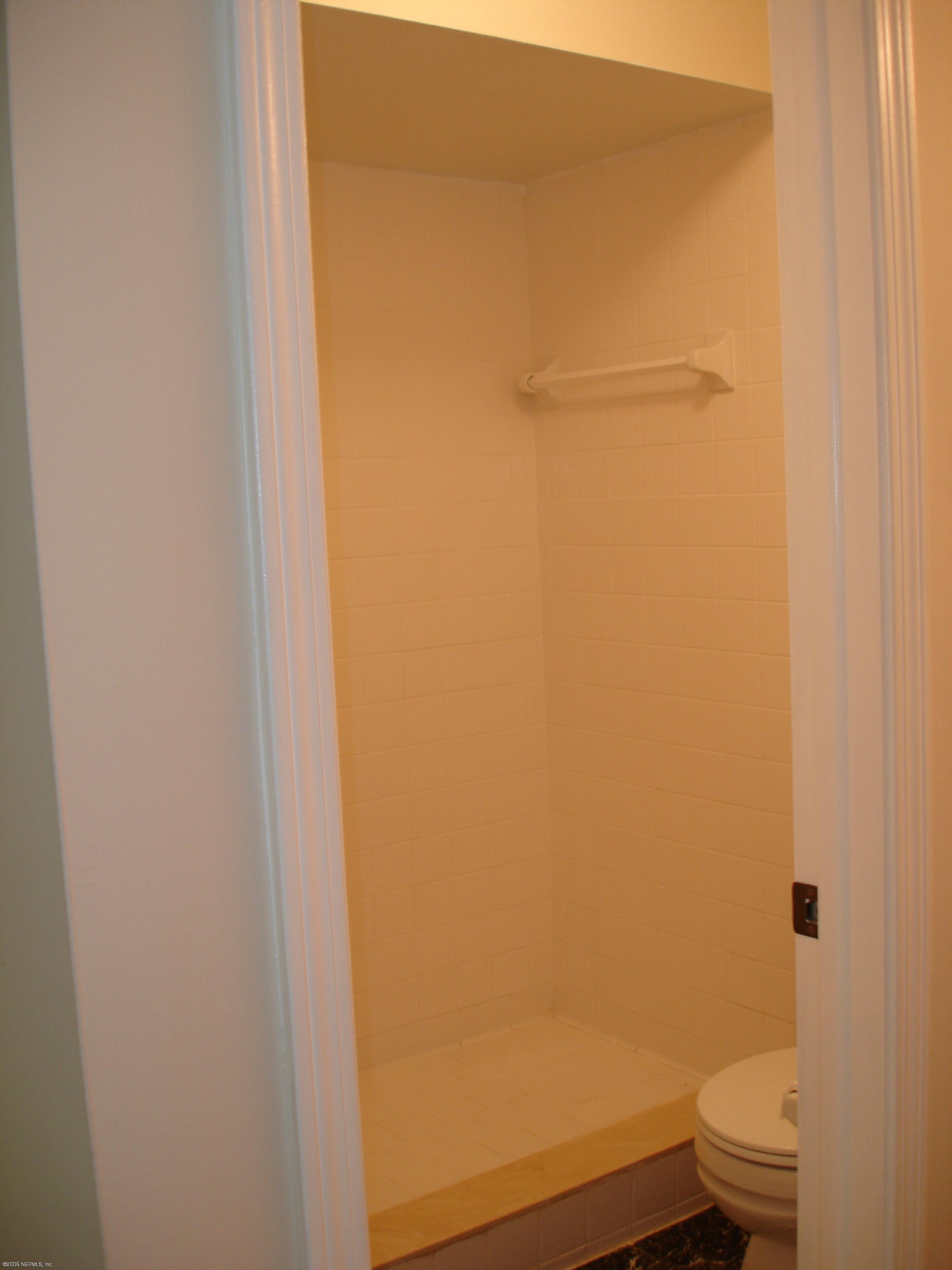 3332 Robalo Way Jacksonville, FL 32223 - Photo 3 of 15 Master Bath