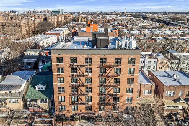 $380,000 | 50-21 39th Place, Unit 4H | Sunnyside