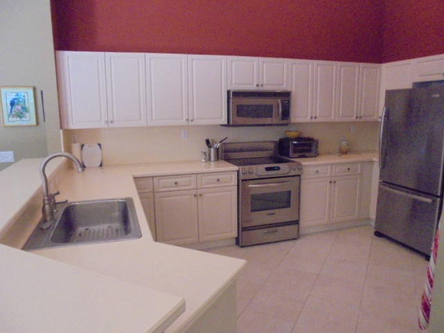 9550 Aloe Road Boynton Beach, FL 33436 - Photo 4 of 9 Kitchen