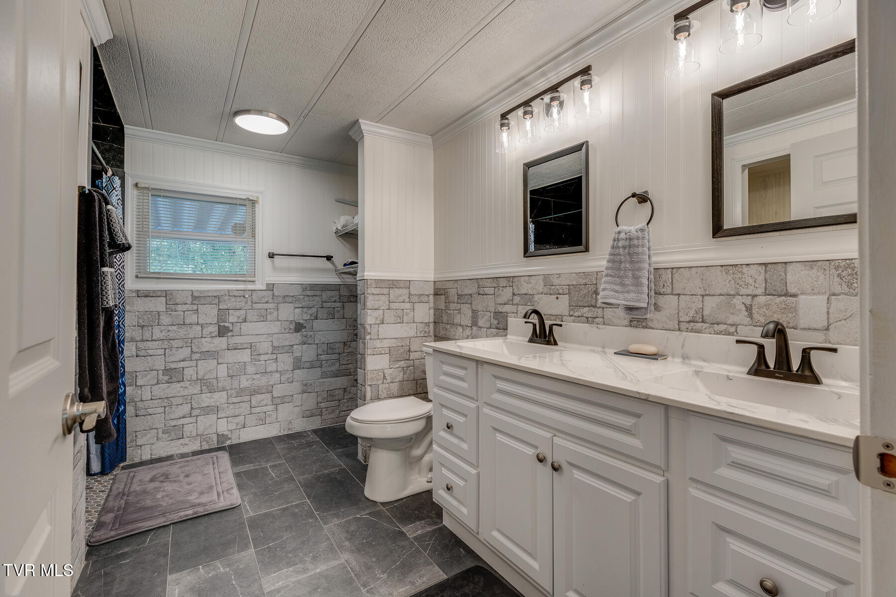 18212 Cleveland Road Abingdon, VA 24211 - Photo 20 of 39 gorgeous primary bath