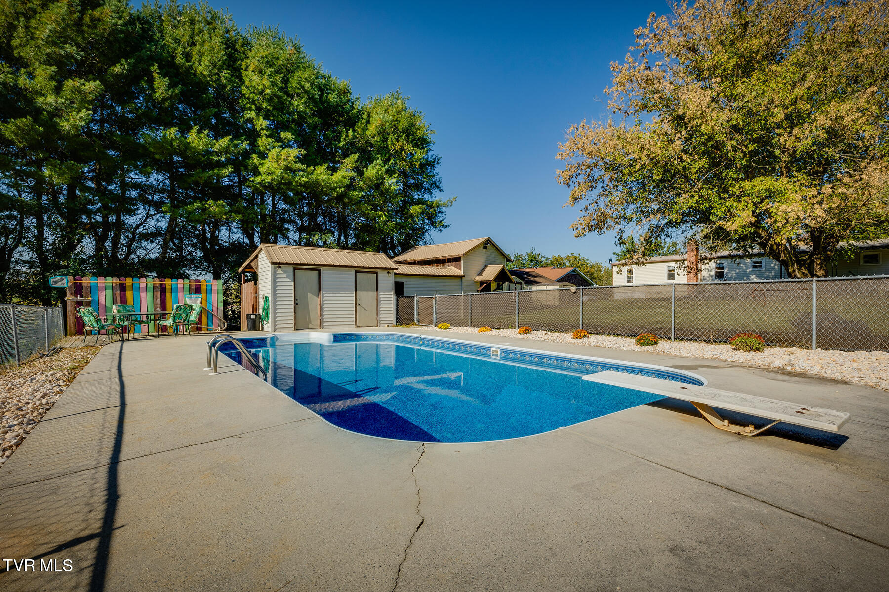 18212 Cleveland Road Abingdon, VA 24211 - Photo 21 of 39 inground pool