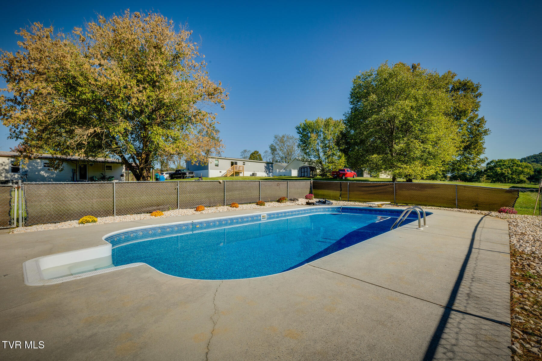 18212 Cleveland Road Abingdon, VA 24211 - Photo 24 of 39 pool fully fenced new cover