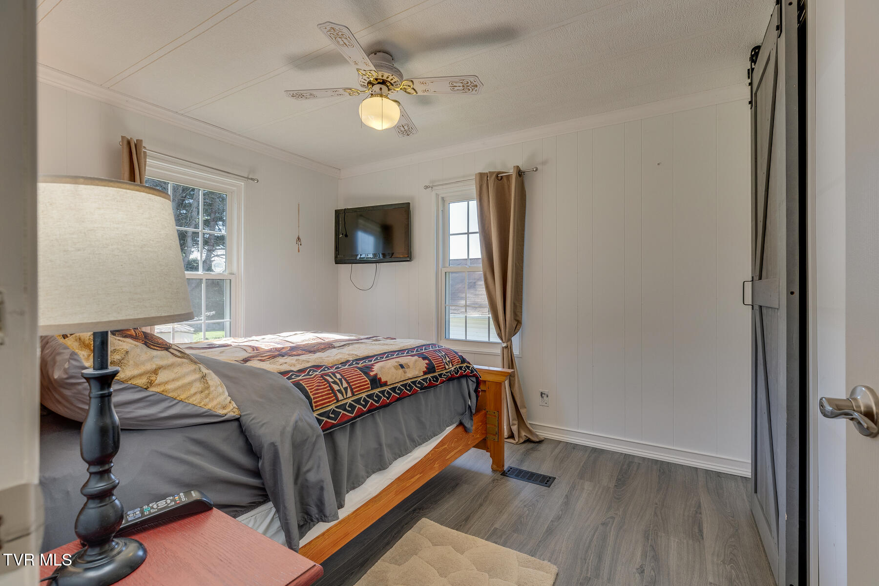 18212 Cleveland Road Abingdon, VA 24211 - Photo 32 of 39 guest room 2