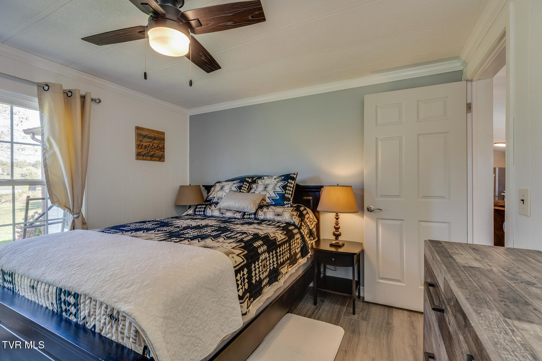 18212 Cleveland Road Abingdon, VA 24211 - Photo 33 of 39 guest room1