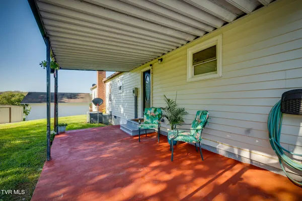 $319,000 | 18212 Cleveland Road, Abingdon, VA 24211