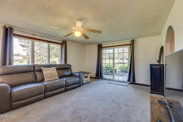 $319,000 | 18212 Cleveland Road, Abingdon, VA 24211