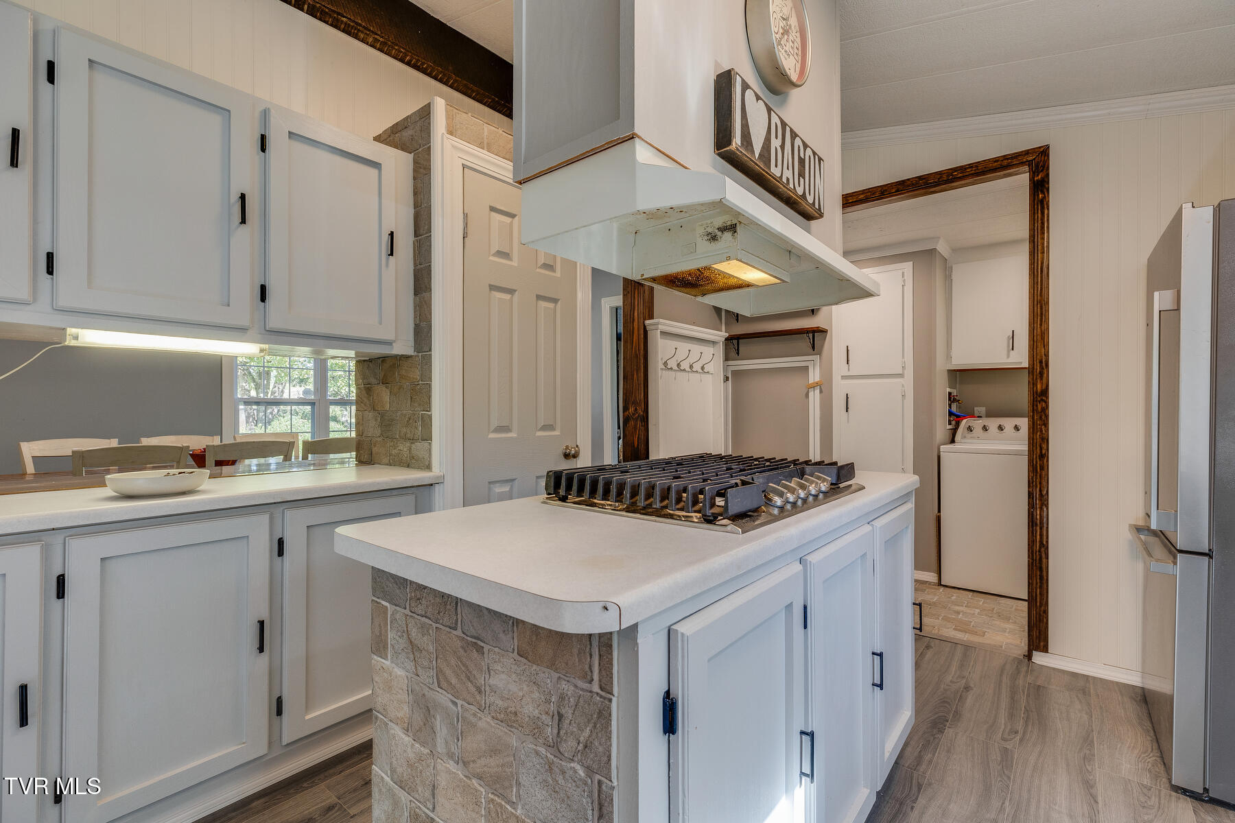 18212 Cleveland Road Abingdon, VA 24211 - Photo 7 of 39 gas range