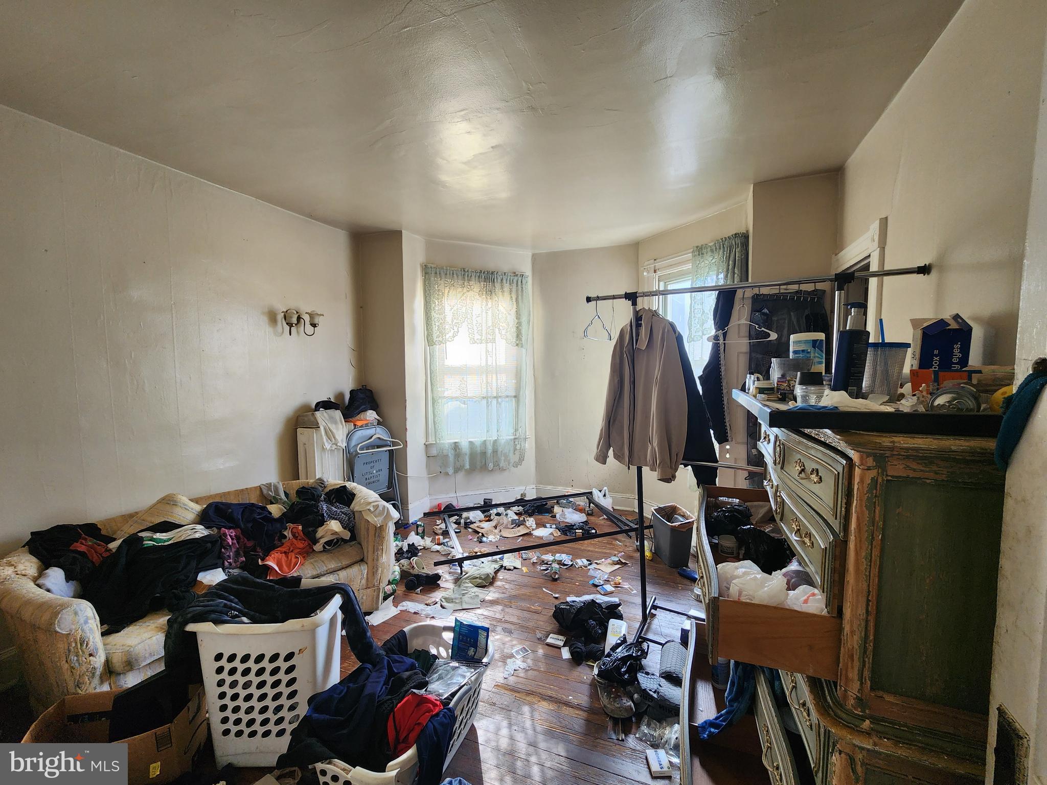 2019 Cecil Avenue Baltimore, MD 21218 - Photo 12 of 17 a view of a room with gym equipment