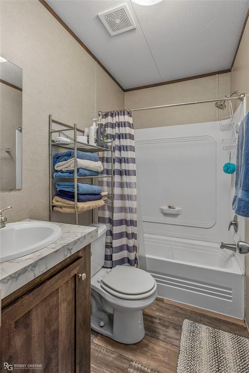 1048 Merritt Mountain Road Many, LA 71449 - Photo 17 of 27 a bathroom with a sink a toilet and shower