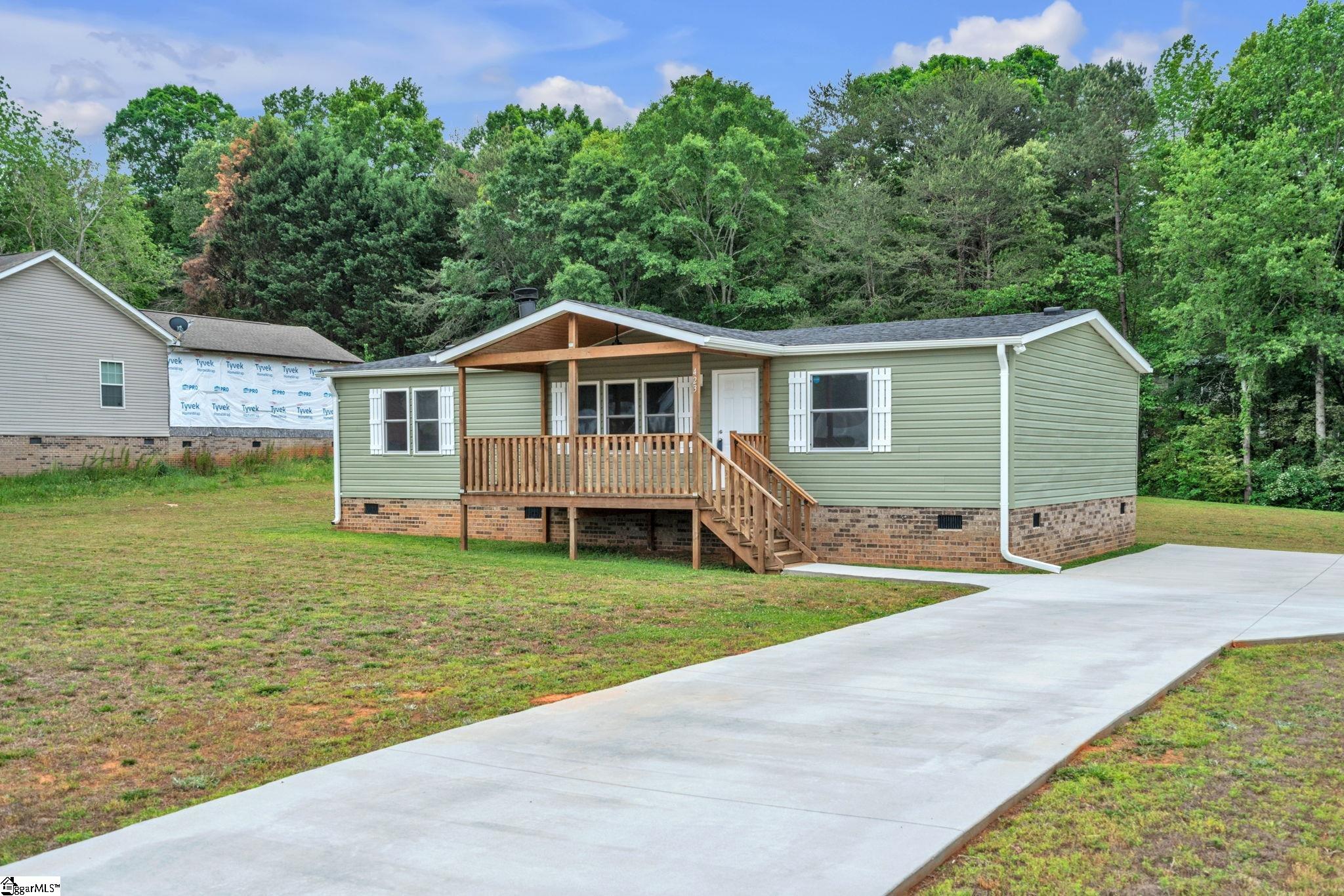 423 Valleybrook Lane Greer, SC 29651 - Photo 2 of 31