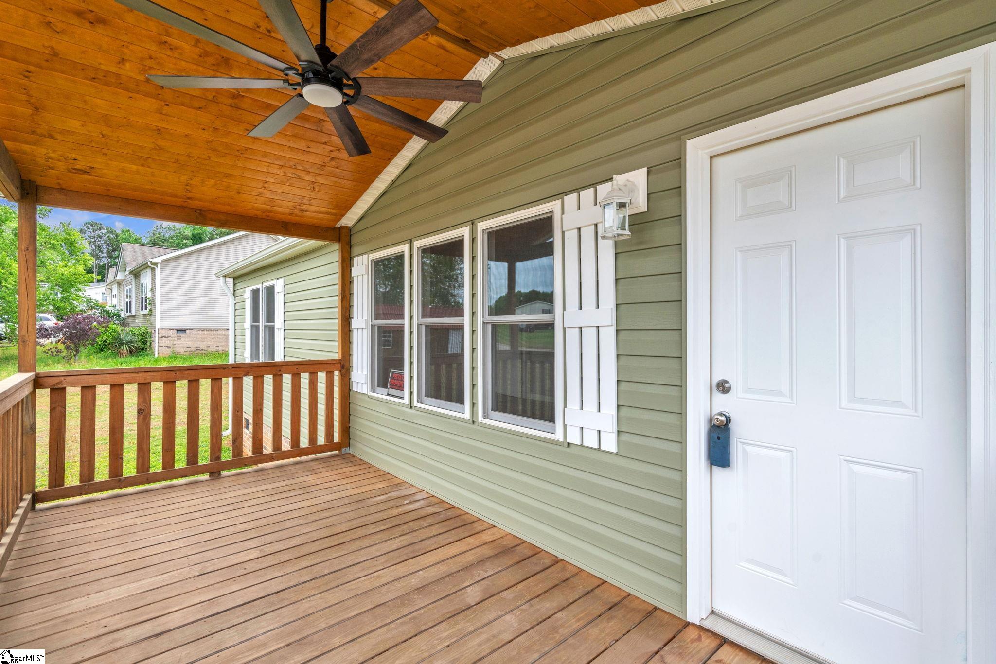 423 Valleybrook Lane Greer, SC 29651 - Photo 4 of 31