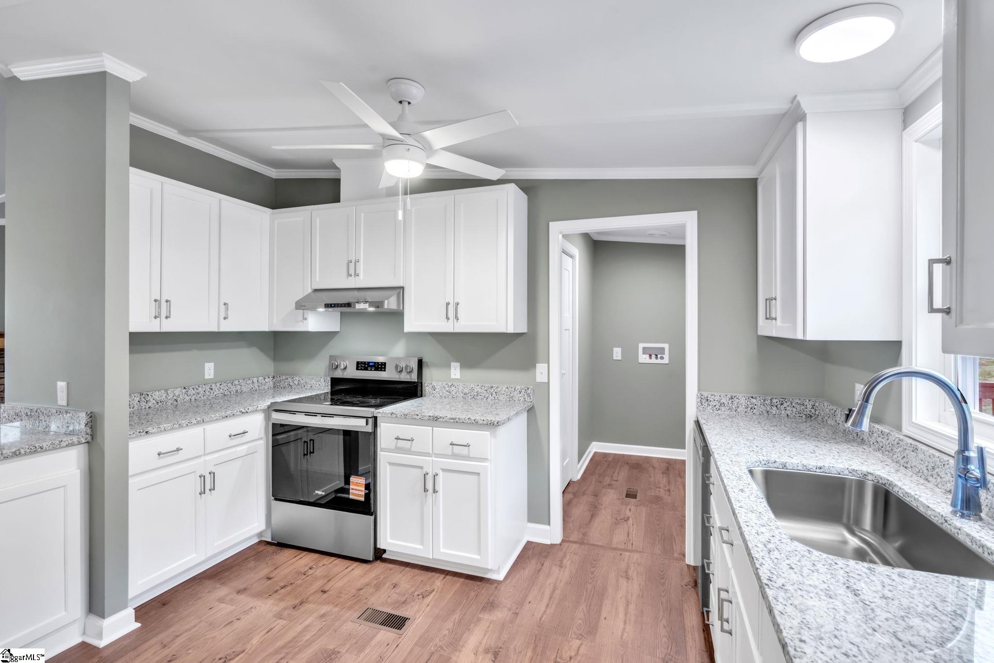423 Valleybrook Lane Greer, SC 29651 - Photo 10 of 31