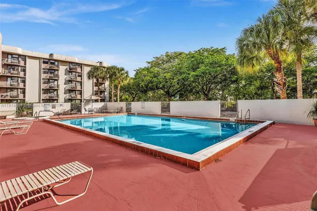 a view of a tennis court