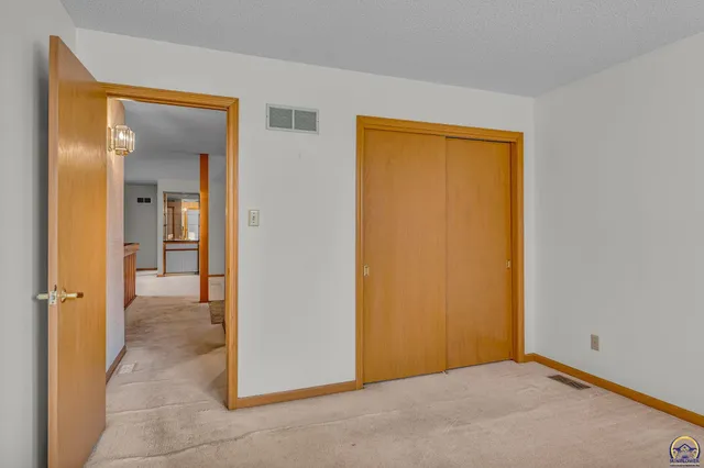 $285,000 | 2404 Southwest Brookhaven Lane, Topeka, KS 66614