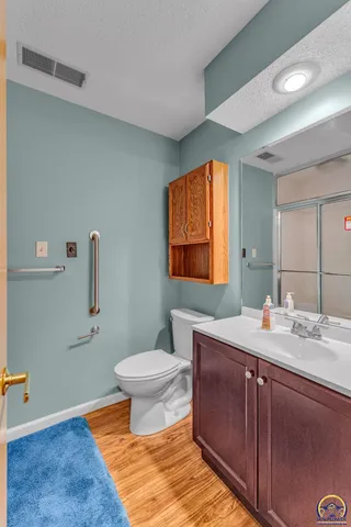 $279,999 | 2404 Southwest Brookhaven Lane, Topeka, KS 66614