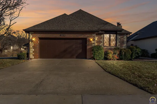 $285,000 | 2404 Southwest Brookhaven Lane, Topeka, KS 66614