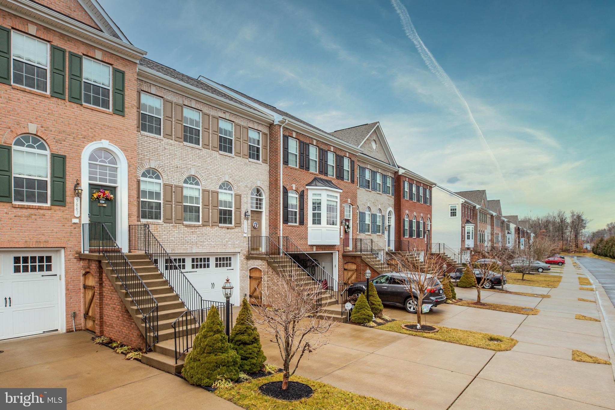 5889 Riverside Drive Woodbridge, VA 22193 - Photo 2 of 31 Gallery Image 2