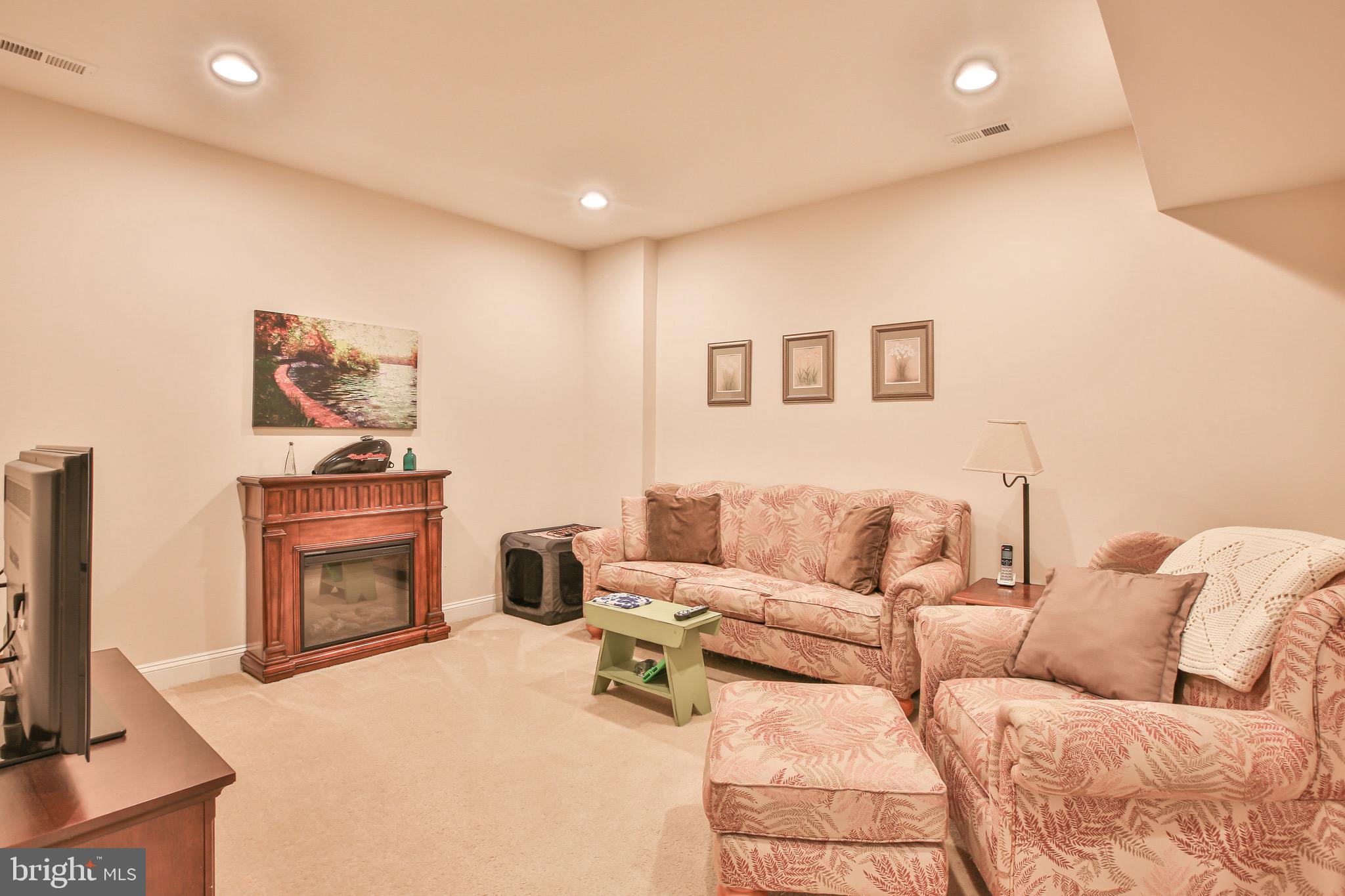 5889 Riverside Drive Woodbridge, VA 22193 - Photo 30 of 31 Gallery Image 30