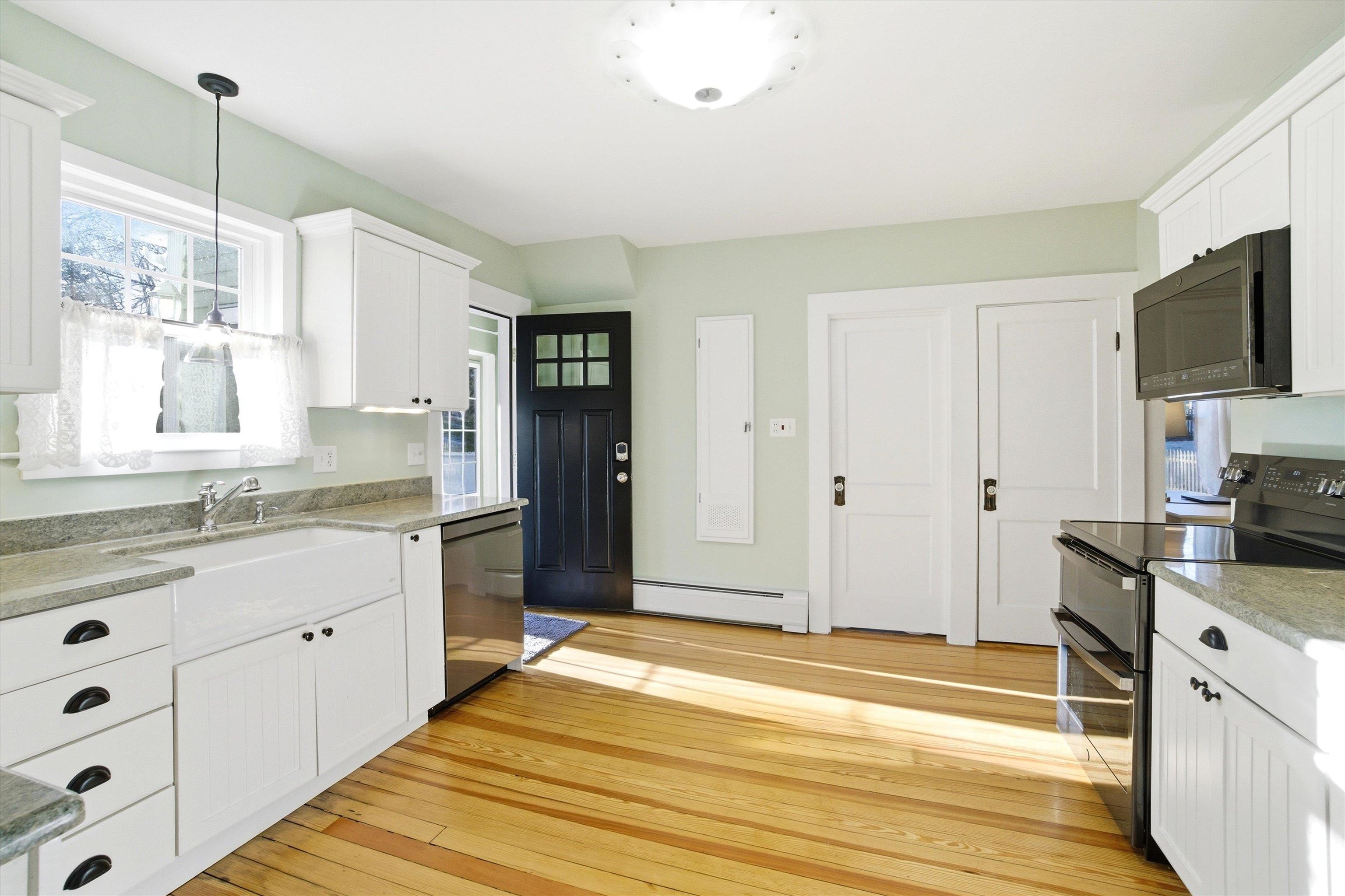 1508 River Road Manchester, NH 03104 - Photo 5 of 50