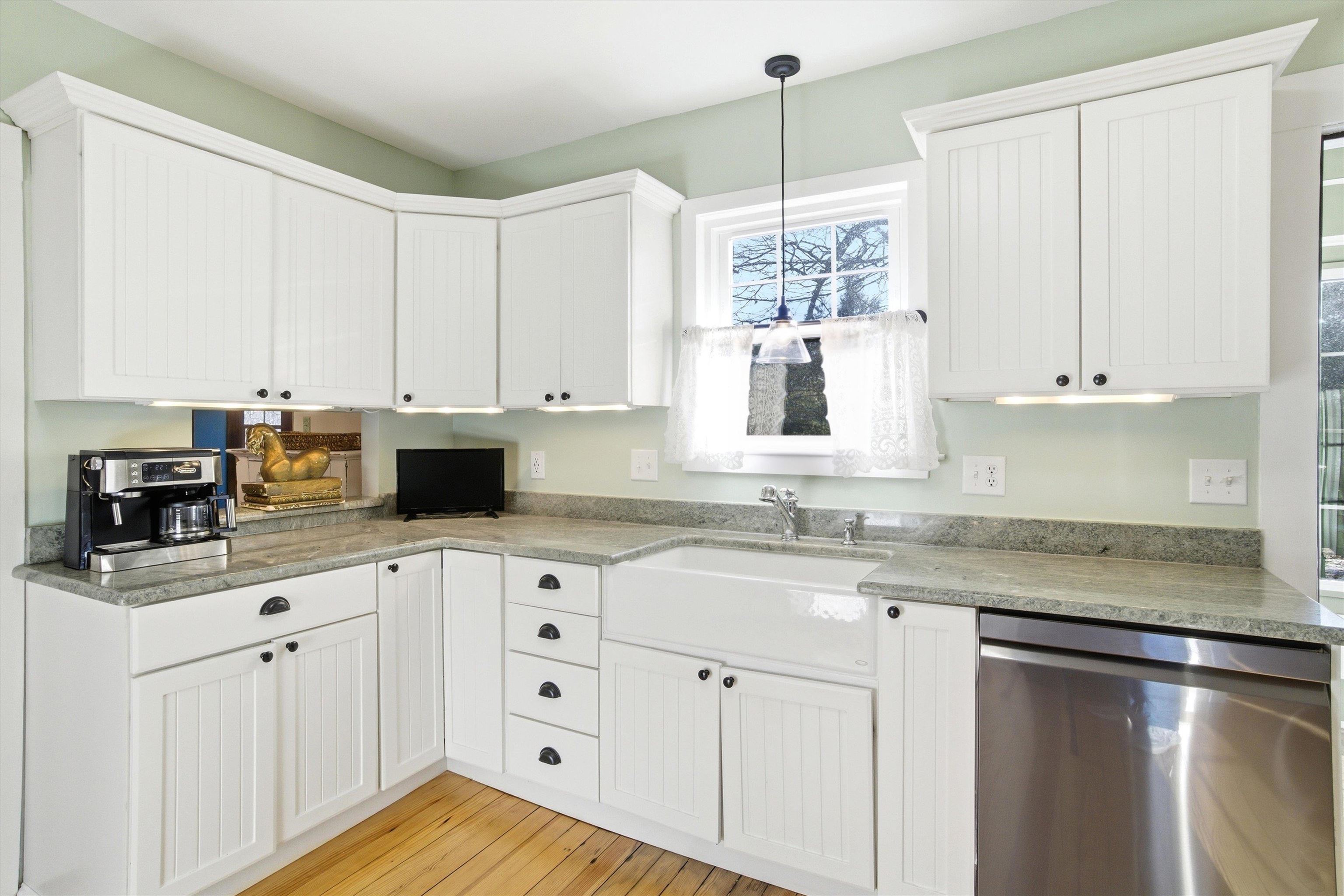 1508 River Road Manchester, NH 03104 - Photo 7 of 50