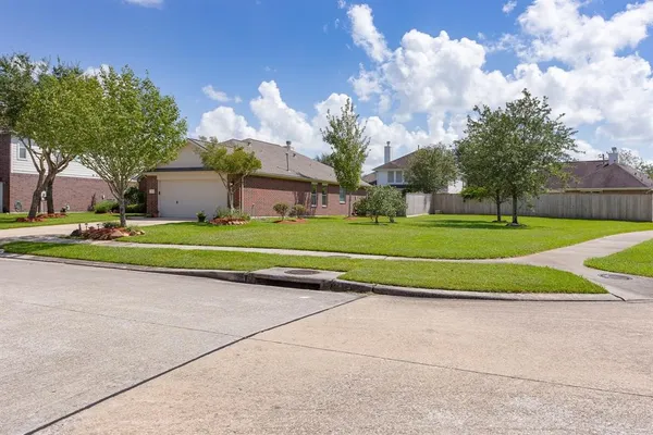 $2,500 | 2118 Indianapolis Drive, League City, TX 77573