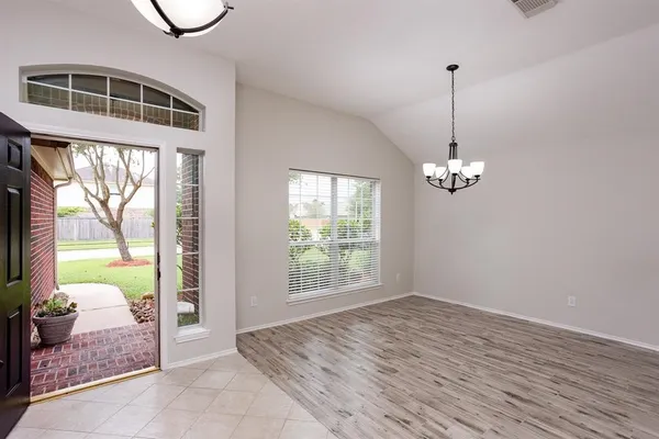 $2,500 | 2118 Indianapolis Drive, League City, TX 77573