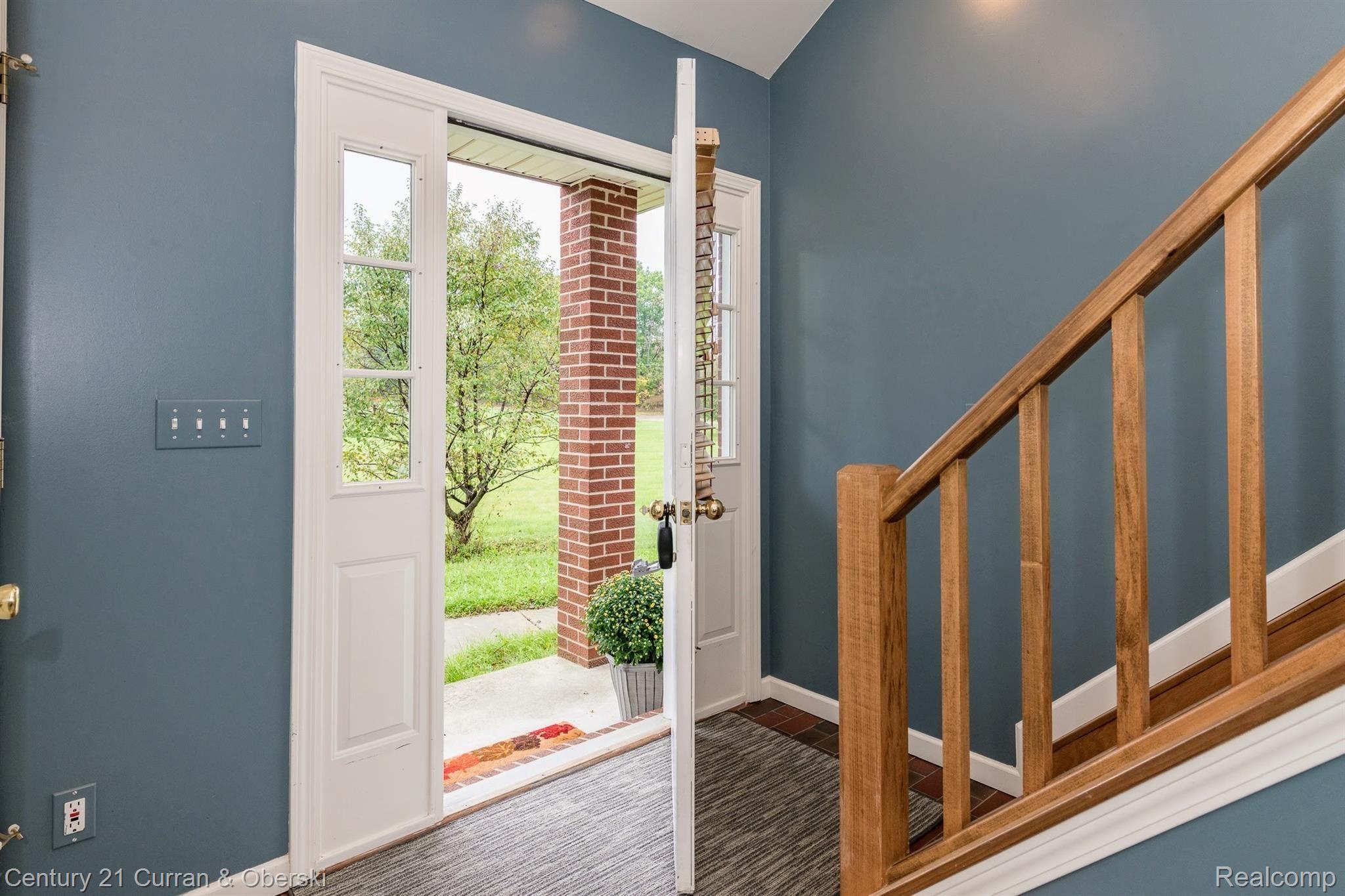 234 Frick Road Leonard, MI 48367 - Photo 6 of 38 DSC_8239.jpg