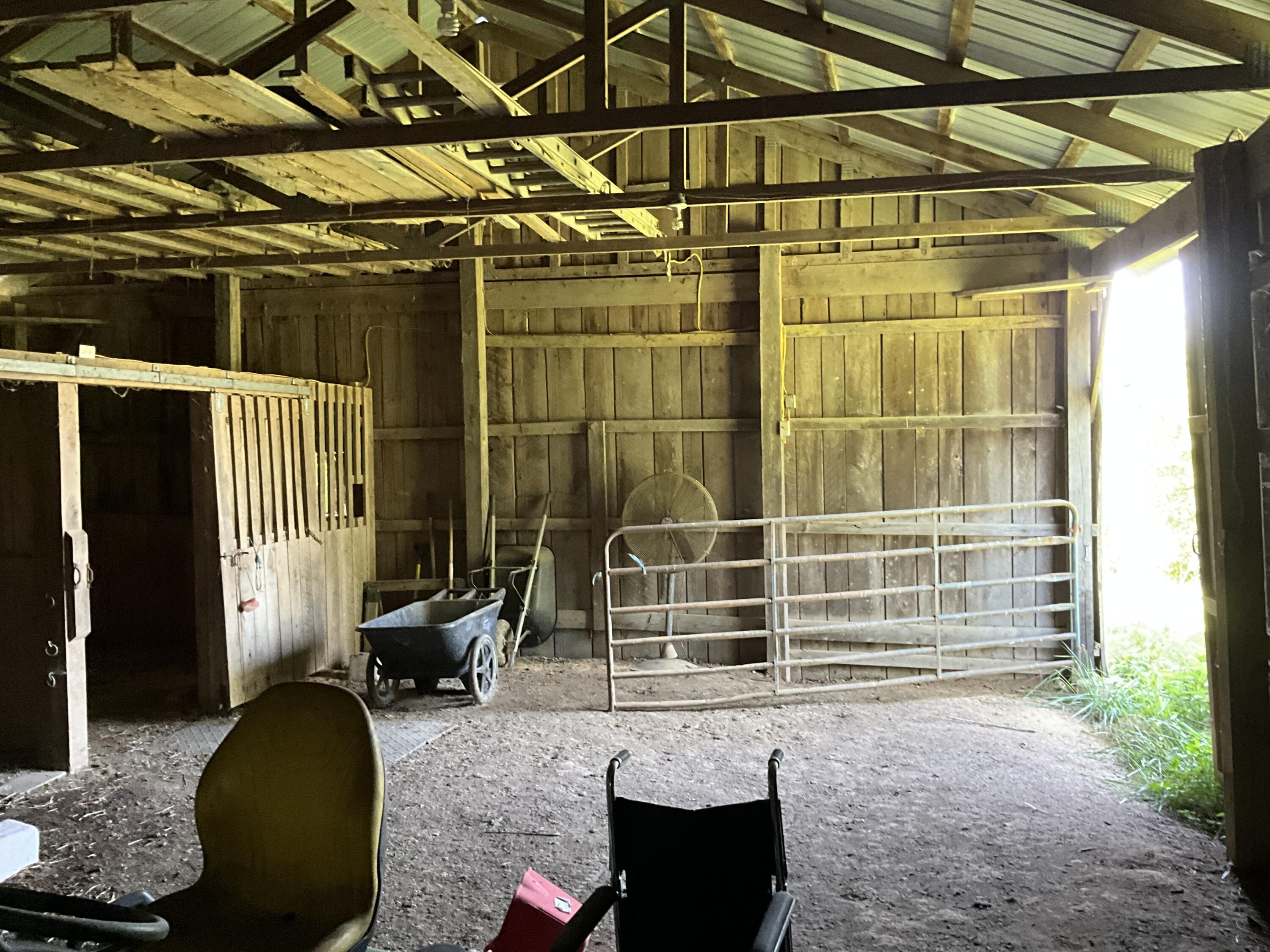 655 Kendall Road Dry Ridge, KY 41035 - Photo 43 of 46 Barn