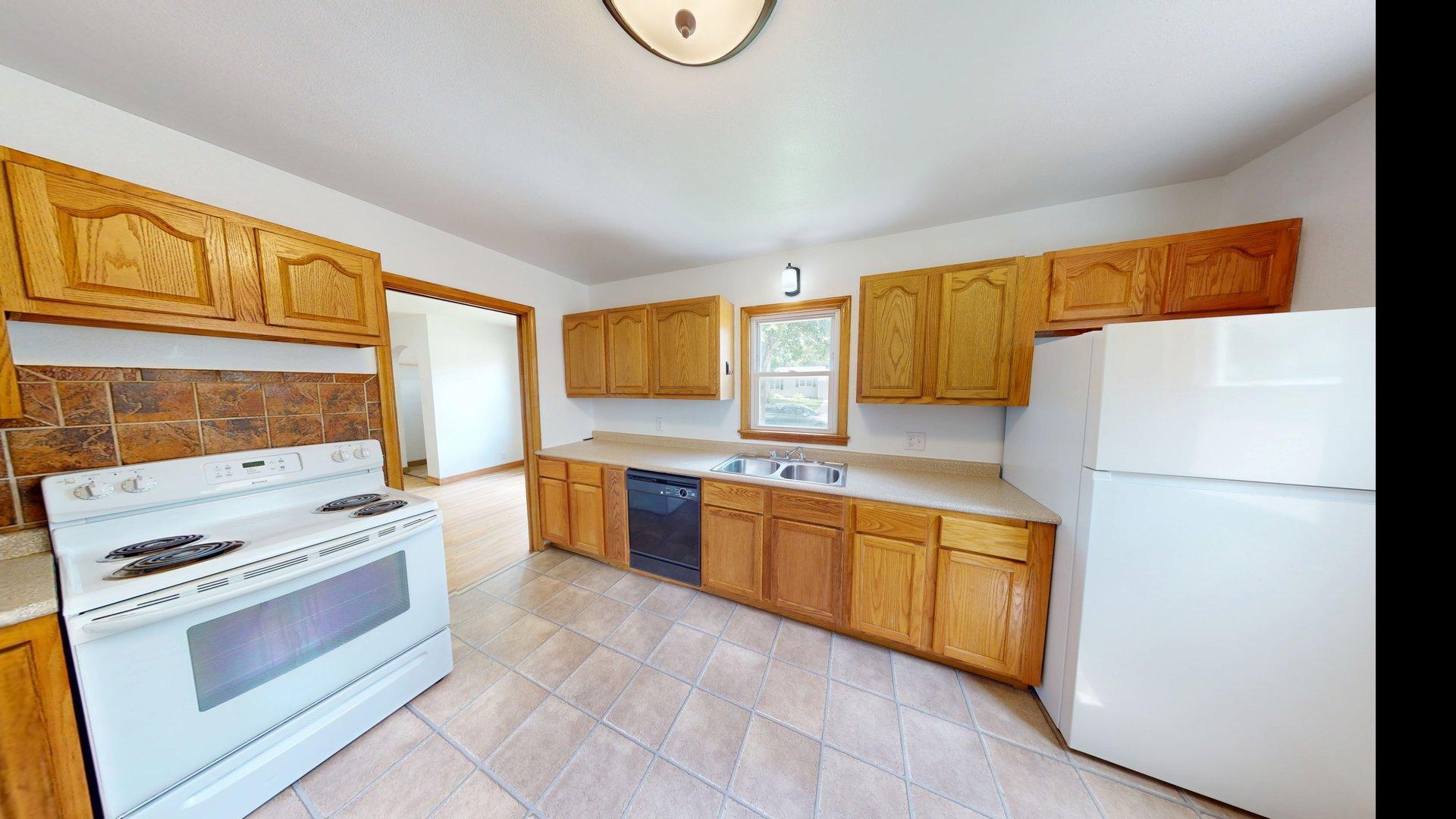 1004 6th Street Southwest Willmar, MN 56201 - Photo 3 of 15