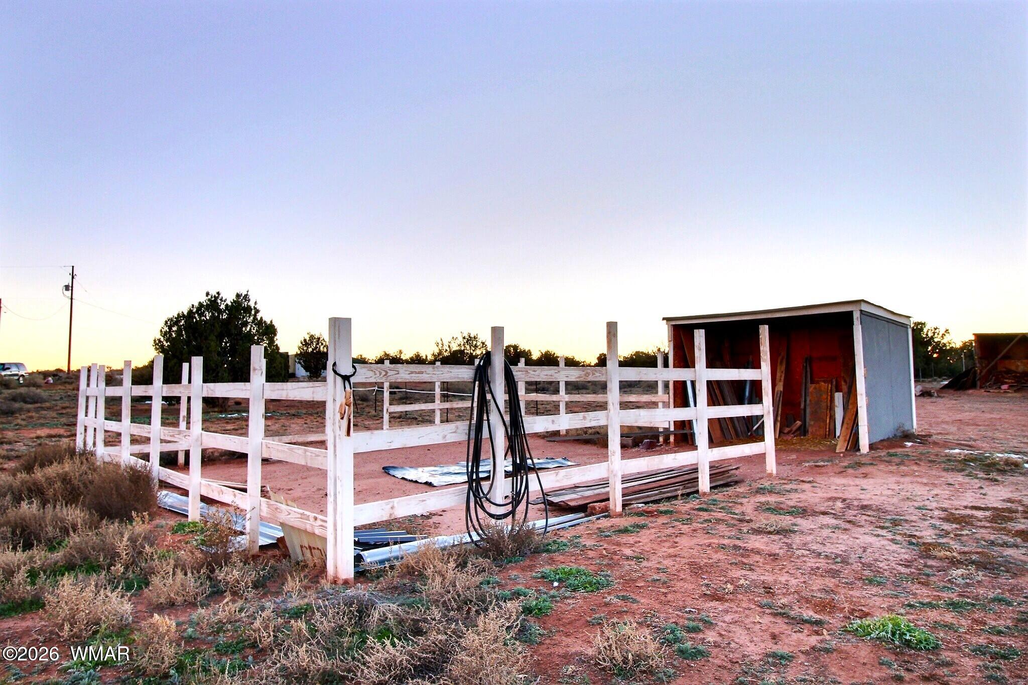 4710 Hay Hollow Road Snowflake, AZ 85937 - Photo 16 of 20 a view of a chairs with wooden fence