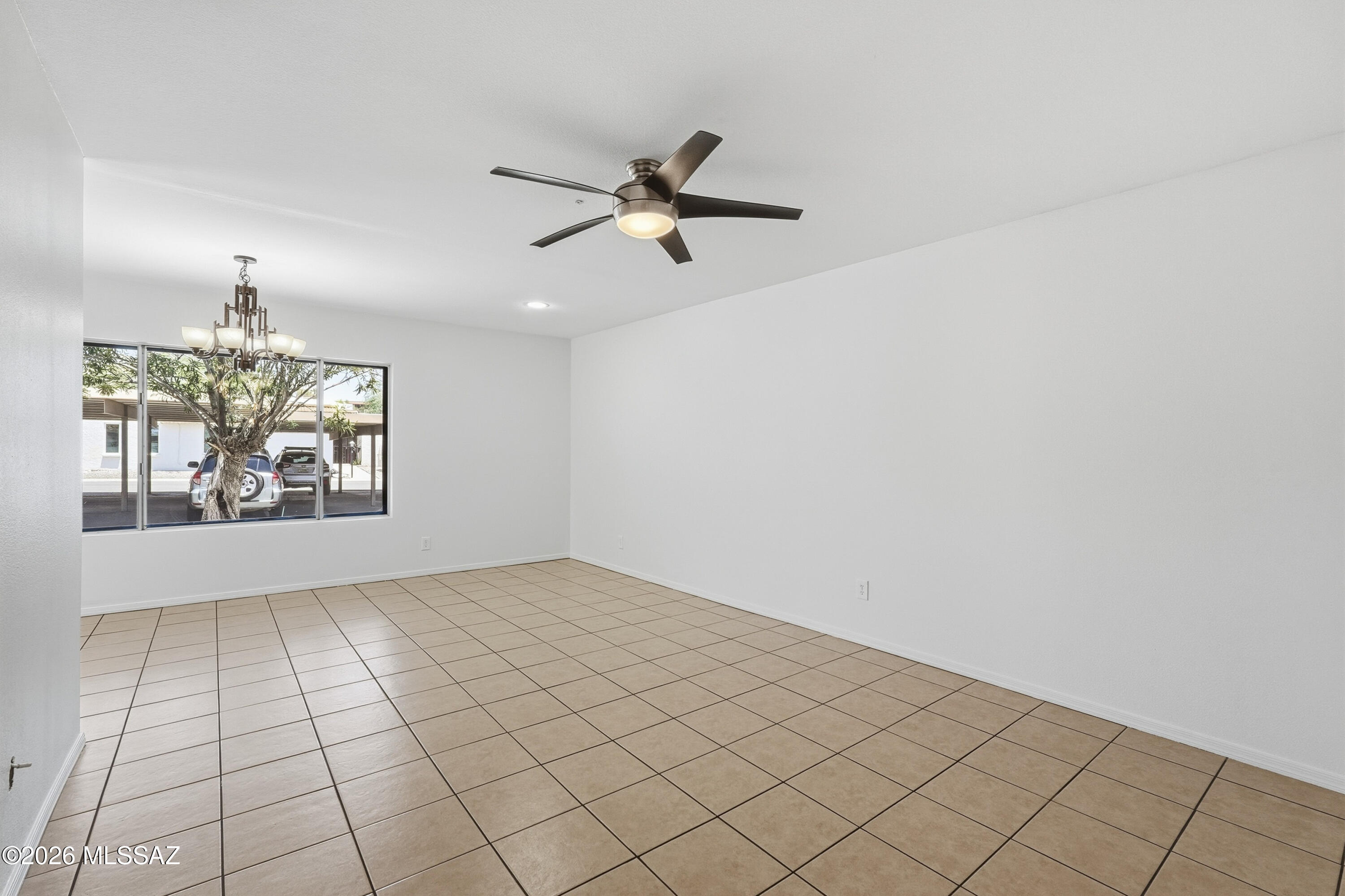 660 East River Road, Unit W Tucson, AZ 85704 - Photo 9 of 33 016_ListerPros