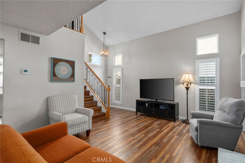 10634 Countryside Drive Rancho Cucamonga, CA 91730 - Photo 4 of 26 living room
