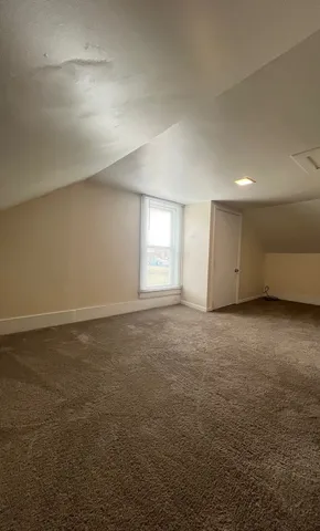 $1,500 | 192 North Smith Street, Unit 2, Aurora, IL 60505