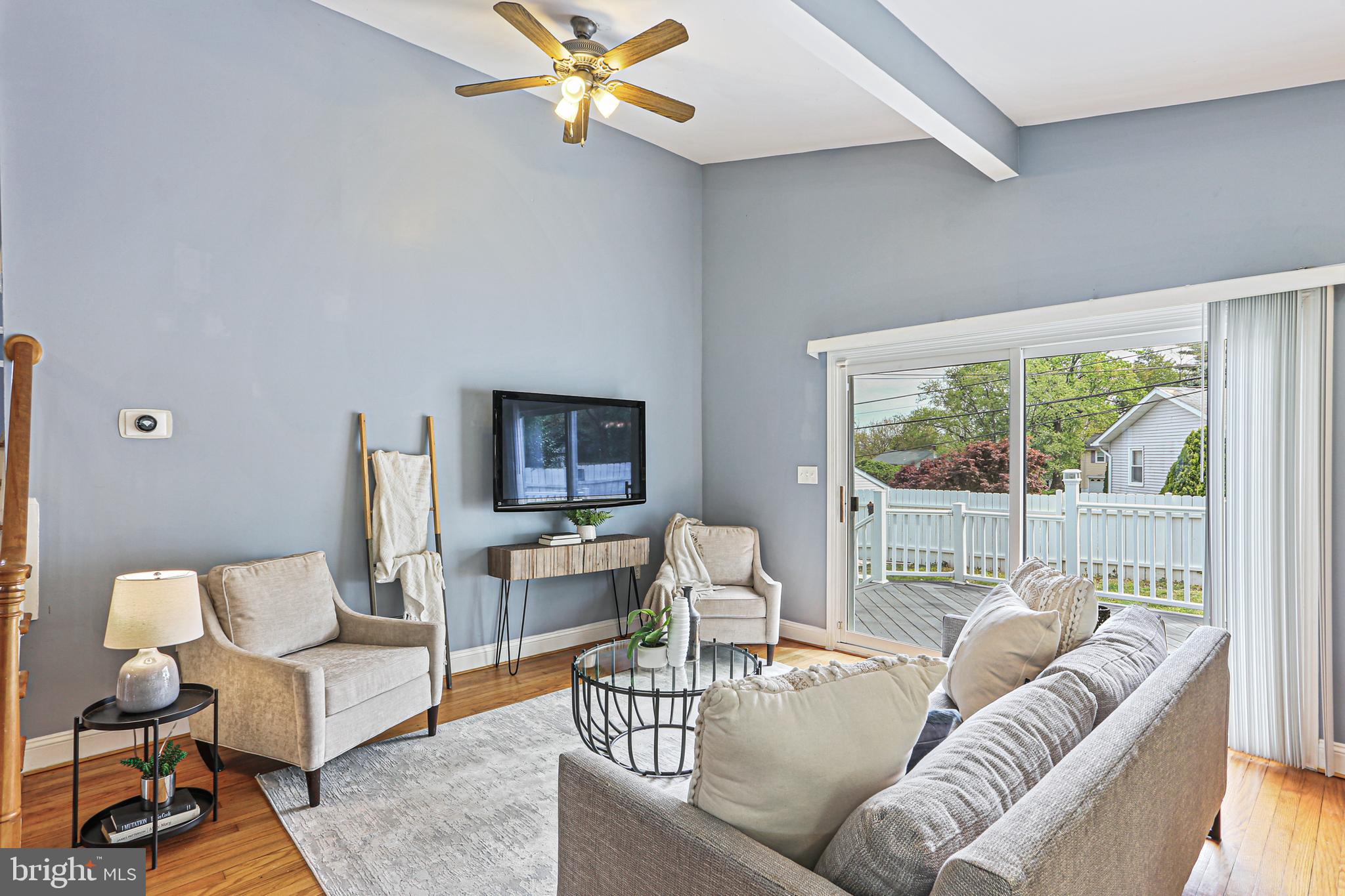 209 Mansion Road Linthicum Heights, MD 21090 - Photo 10 of 40 Living Room
