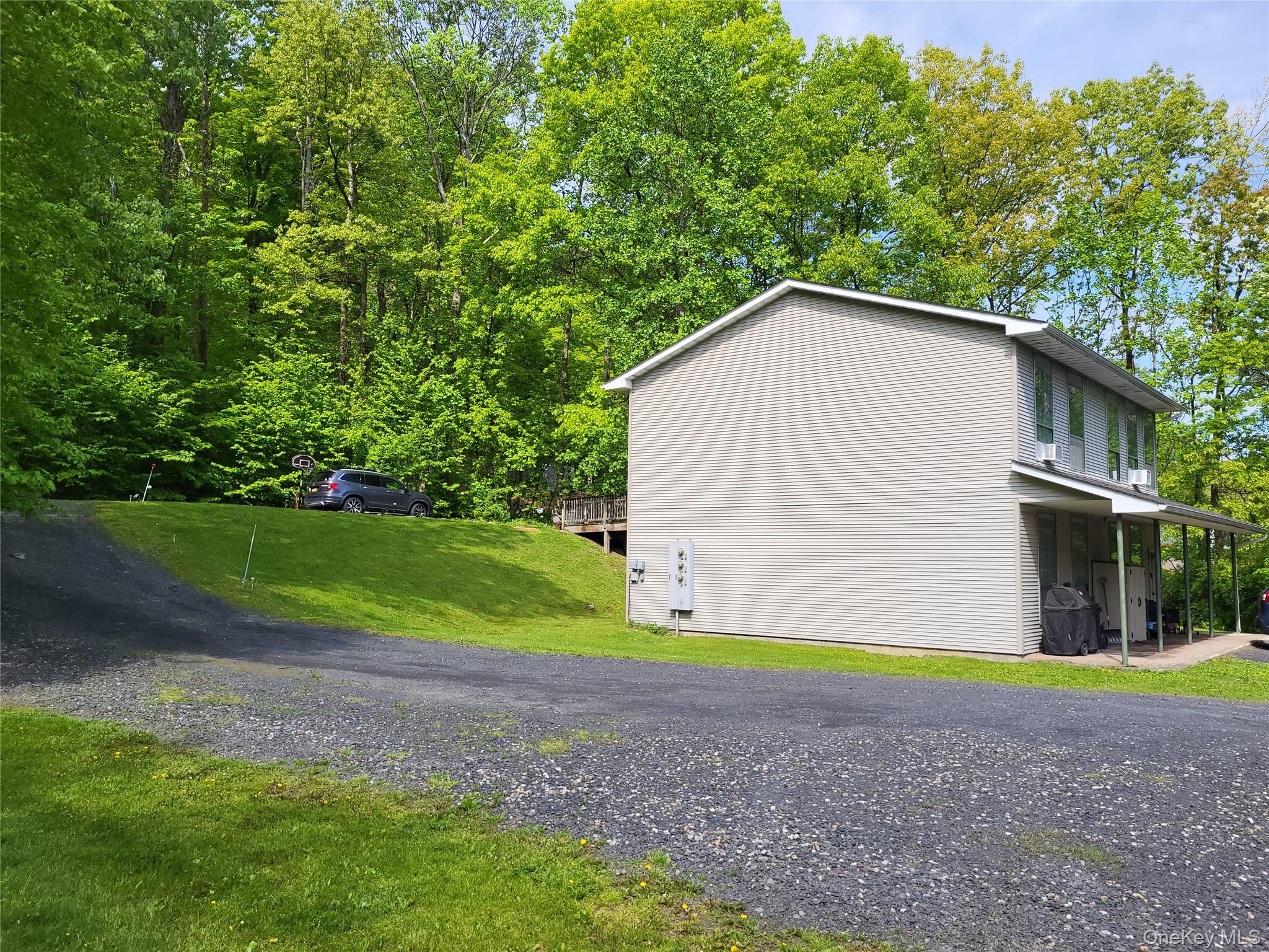 263 Riley Road New Windsor, NY 12553 - Photo 3 of 25
