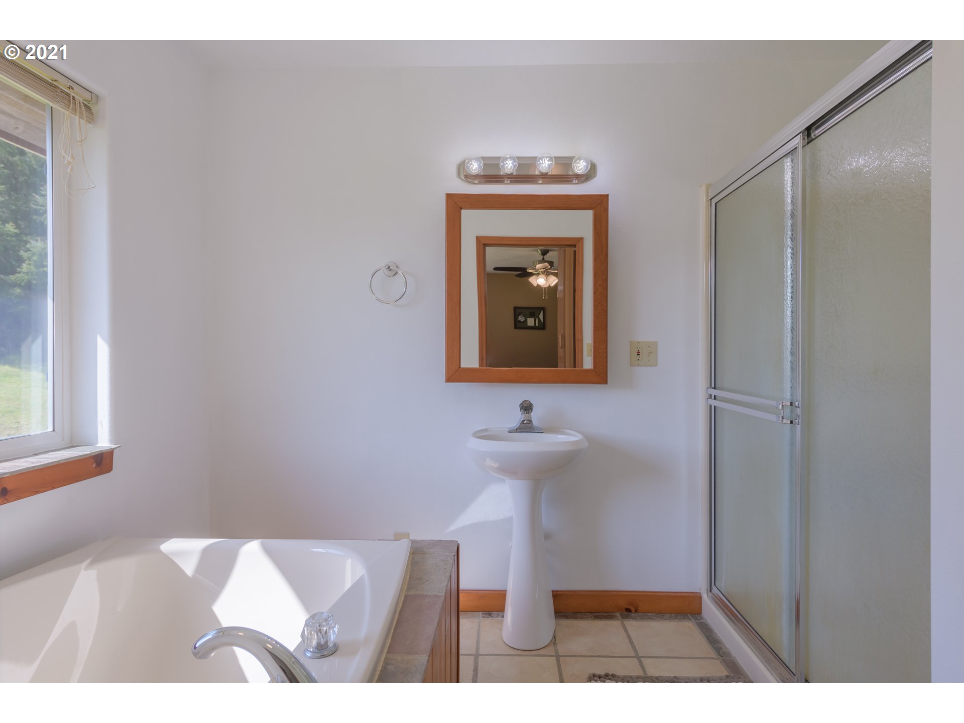 88834 Wadsworth Road Astoria, OR 97103 - Photo 12 of 27 Gallery Image 12