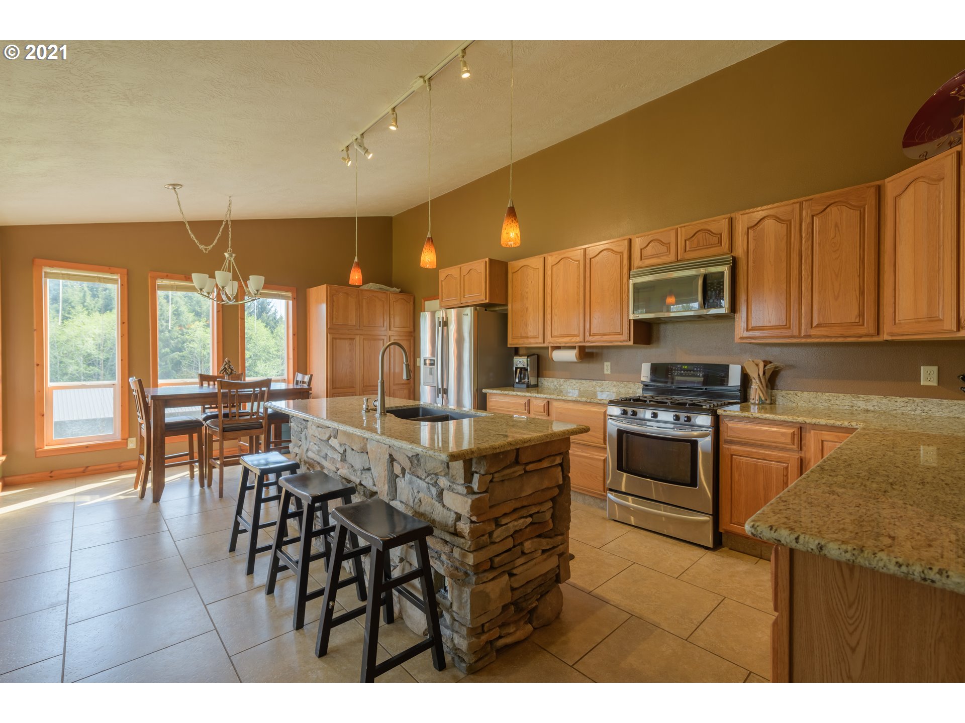 88834 Wadsworth Road Astoria, OR 97103 - Photo 8 of 27 Gallery Image 8